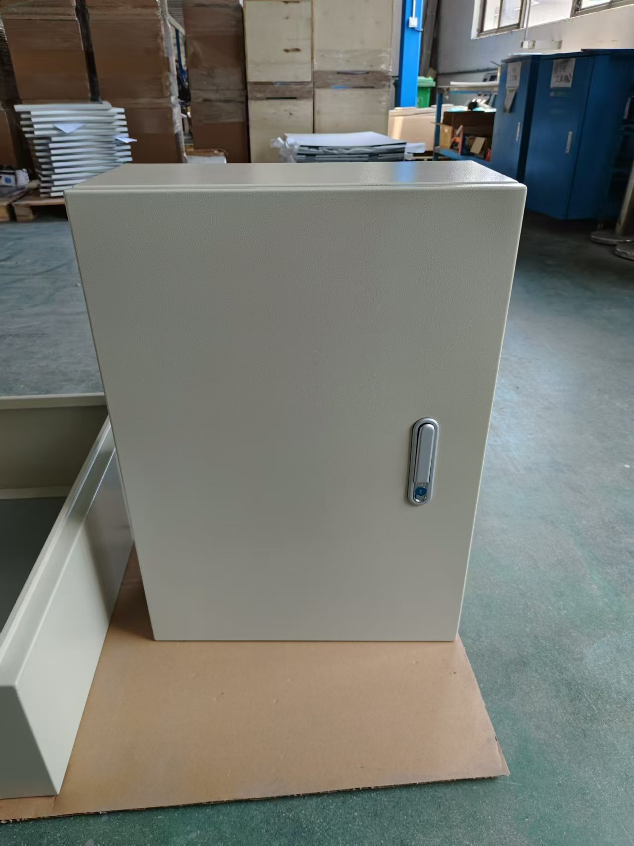 O que você deve saber sobre gabinetes de painéis elétricos?